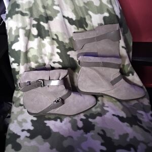 Koolaburra Women's Gray Ankle Boots with Buckle Detail